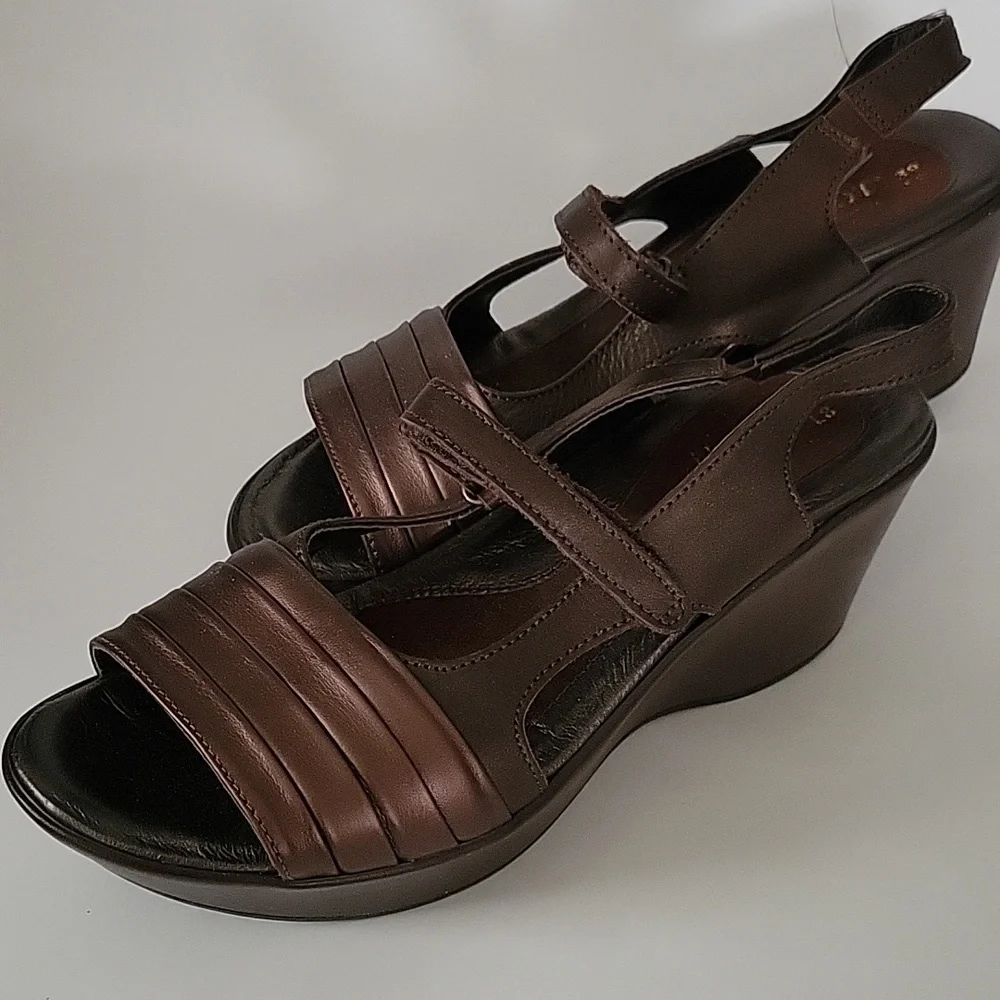 NAOT Womens Bronze And Brown Wedge Sandals Sz 8 EU39